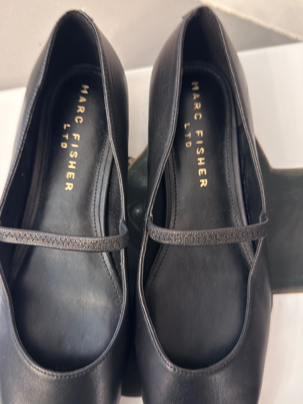 Marc Fisher LTD Black Leather Mary Jane Ballet Flats Size 6.5M - Picture 2 of 3